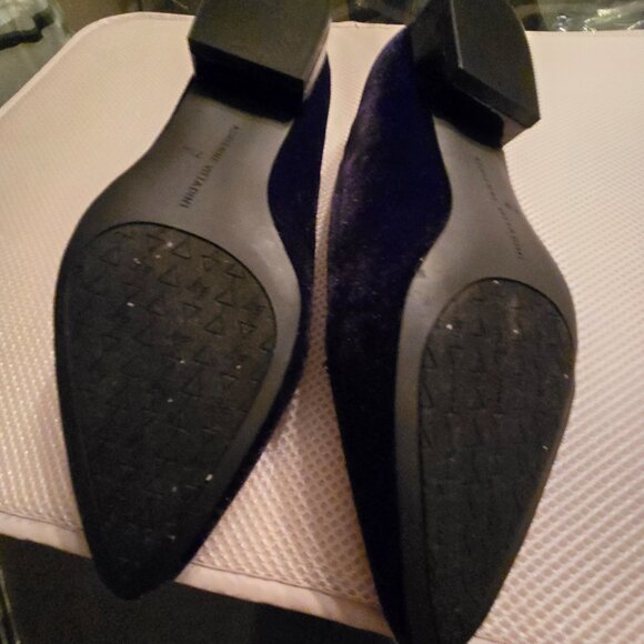 7.5 Adrienne Vittadini black velveteen shoes with crystal accents - Picture 3 of 4